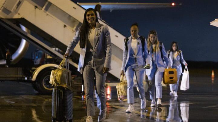 Seleção feminina do Brasil desembarca na Austrália