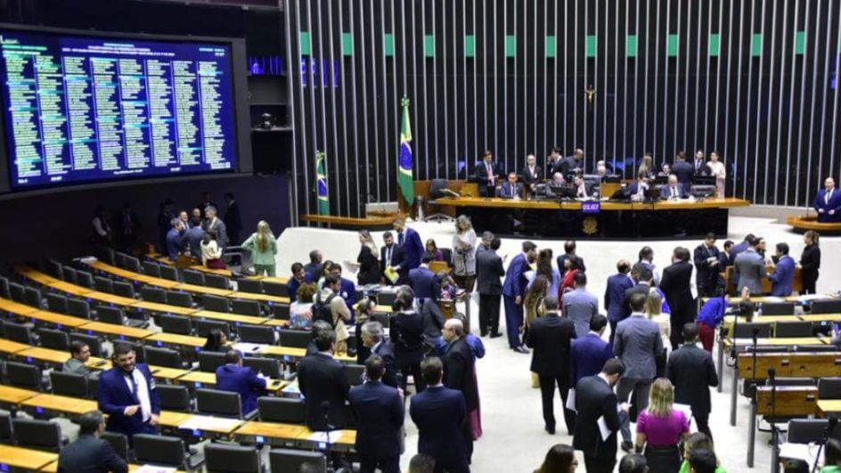 Dados do Censo 2022 podem fazer SC ter mais deputados federais na próxima legislatura
