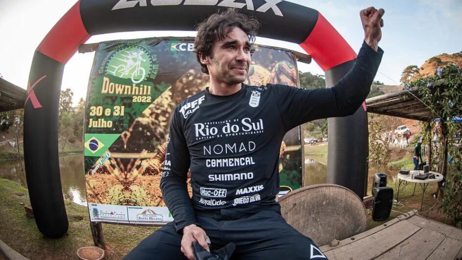 Lucas Borba é multicampeão de downhill