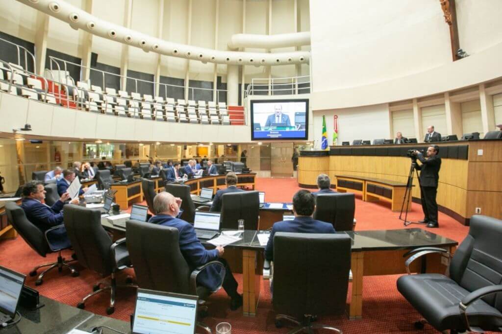 PEC que altera percentuais para bolsas universitárias vai a votação na Alesc