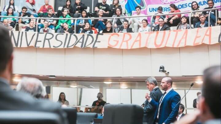 Universidade Gratuita foi aprovado na Alesc nesta terça-feira
