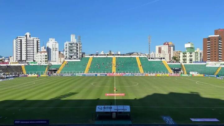 Estádio Orlando Scarpelli recebe Figueirense x Operário-PR — Foto: Ronaldo Fontana/ge SC