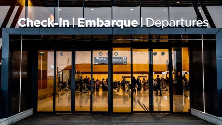 Ao menos dois voos foram afetados pelo incidente