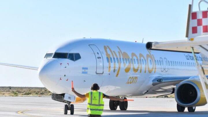 Flybondi retoma voos em SC em setembro
