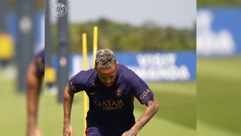 Neymar treina em Paris