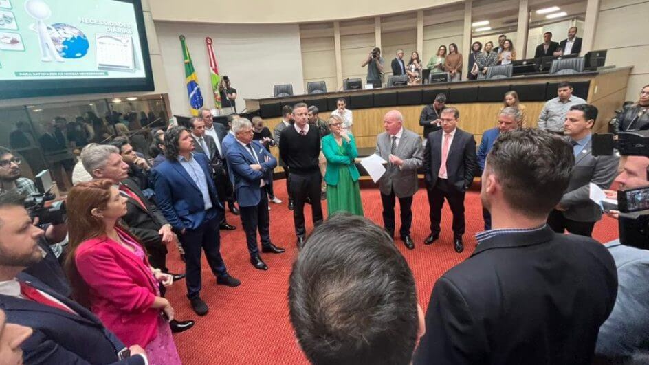 Deputados discutiram pontos do projeto antes da análise pelas comissões