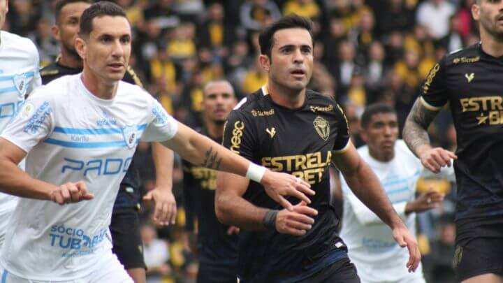 Éder foi o destaque em mais uma vitória do Criciúma no Heriberto Hulse