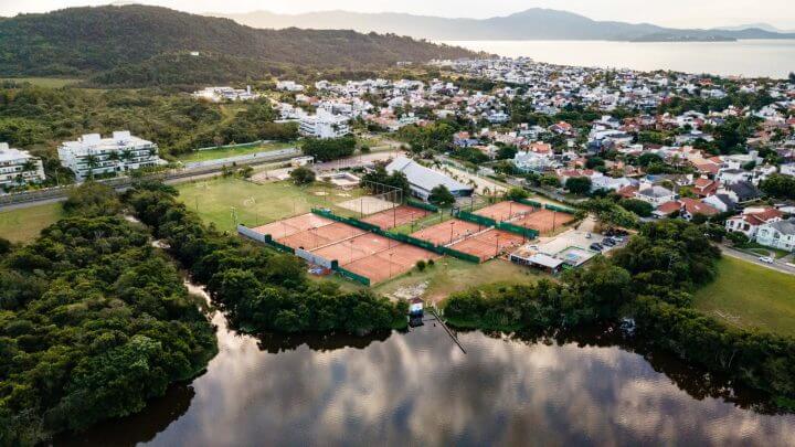 Evento acontecerá entre os dias 19 e 26 na Super 9 Tennis Park, em Florianópolis
