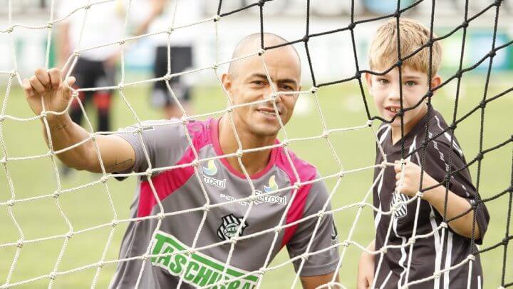 Júlio César, na época de Figueirense, das temporadas 2011 e 2012 (Foto: divulgação/ FFC)