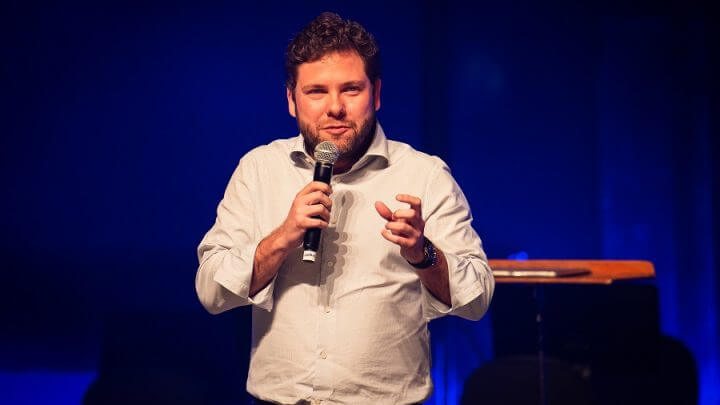 Lucas Pereira anuncia o patrocínio do Fort Atacadista à Camerata Florianópolis