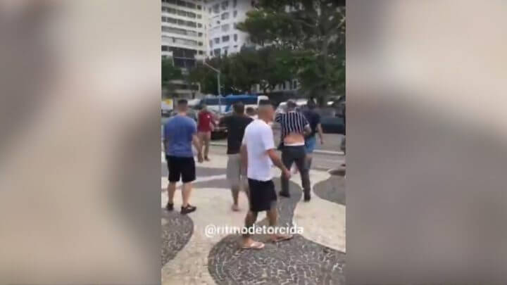 Em agosto de 2022, grupos de torcedores de Fluminense e Corinthians também entraram em confronto antes de um jogo válido pela Copa do Brasil (Foto@ritmodatorcida/Reprodução)