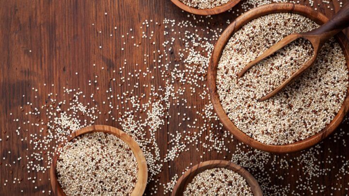 Quinoa misturada em tigela