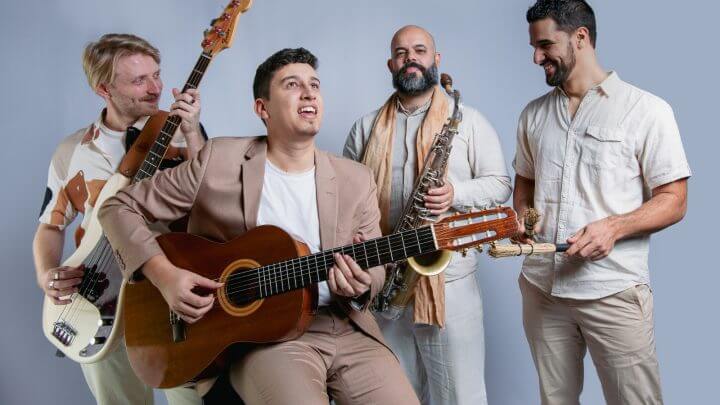 Show “Bússola” conduz viagem sonora diversa criada pelo jovem compositor David Toledo