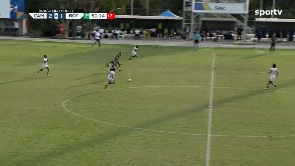 jogador da base do atletico faz golaço do meio de campo