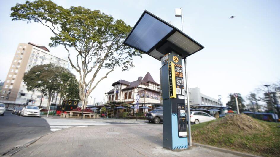 Um dos parquímetros de Blumenau