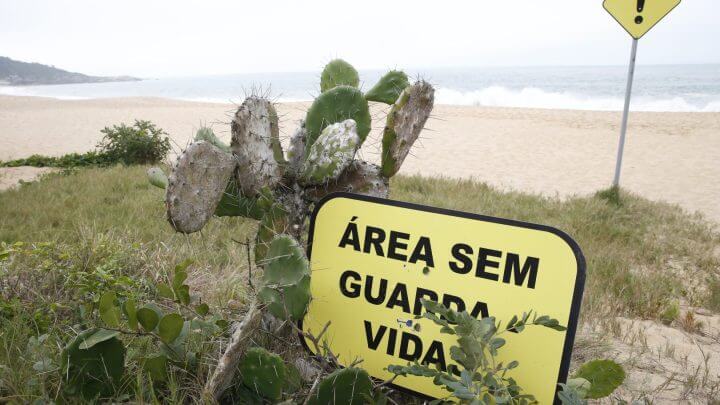 Praia de Taquarinhas, em Balneário Camboriú (Foto: Patrick Rodrigues, NSC Total)
