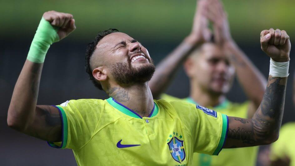 Neymar joga em alto nível e quebra recorde de Pelé na seleção brasileira