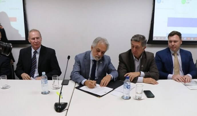 Assnatura de convêio do programa Acerta SC