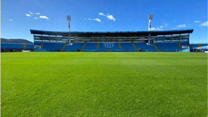Avaí completa 100 anos nesta sexta-feira. A Ressacada é a casa do clube há 40 anos (Foto: Leandro Boeira/ Avaí FC)