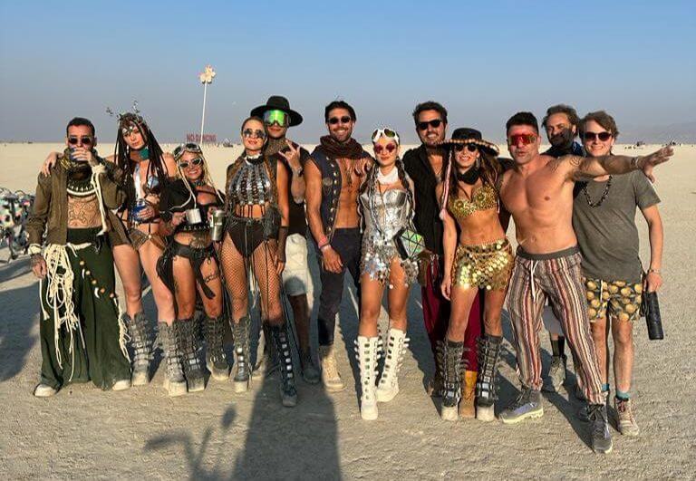 Burning Man 2023 Giu Puga, Gabriela Fernanda (GaFe), Cris Puga, Gabriela Bertoldi & Kim , Stephanue, Coy, Su Guarezi, Jorge Librelotto, Andre Sada e Victor Maiztegui