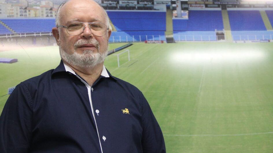 Francisco Battistotti reclama da forma como sua admistração é tratada pela atual gestão (Foto: divulgação/ Avaí FC)