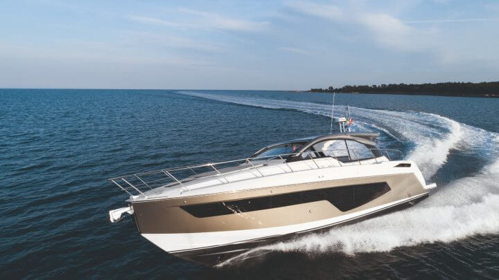 Iates de luxo feitos em SC serão hit do São Paulo Boat Show