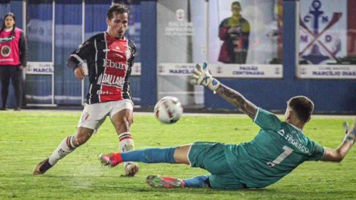 Vitória do Joinville contra o Barra foi de virada (Foto: Gustavo Mejía Quintero/JEC)