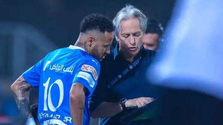 Jorge Jesus passa instruções para Neymar