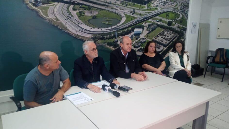 Membros da Casan durante coletiva de imprensa