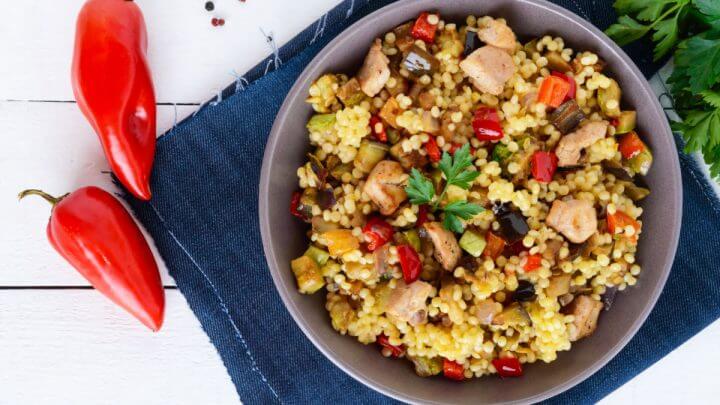 Salada de frango com legumes