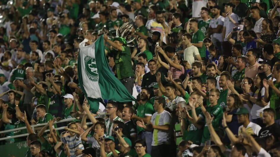 Torcida da Chapecoense na Arena Condá (Foto: Sirli Freitas/ACF/Divulgação)