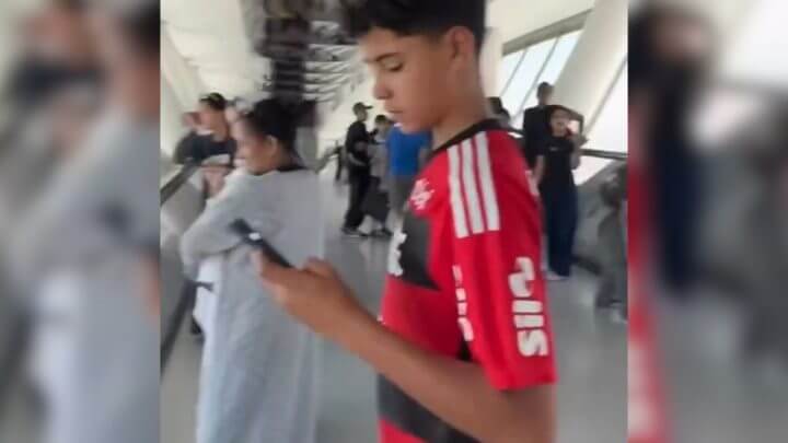 Filho do Cristiano Ronaldo com a camisa do Flamengo