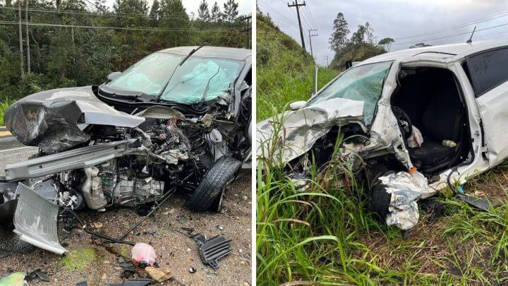 Carros bateram de frente em Canelinha