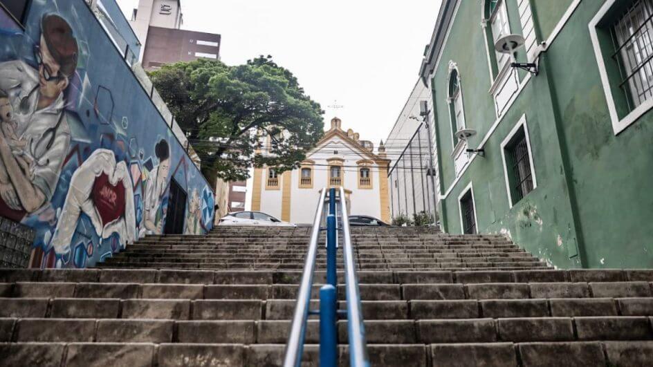 Veja imagens do projeto de revitalização da Escadaria do Rosário e da rua Vidal Ramos, no Centro de Florianópolis