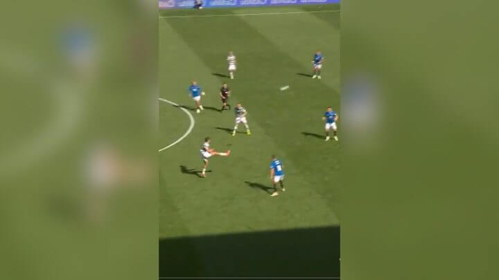 Golaço com assistência inusitada (Foto: Redes sociais/Reprodução)