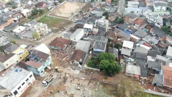imagem aérea destruição