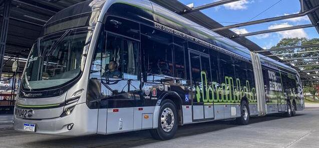 ônibus elétrico na frota de Curitiba