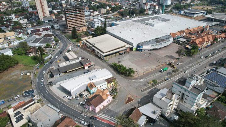 Vila Germânica em Blumenau nesta segunda-feira (4)