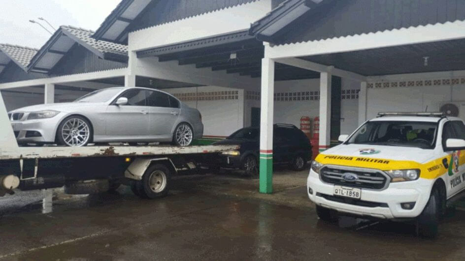 BMW é flagrada vinho argentino contrabandeado em rodovia de SC