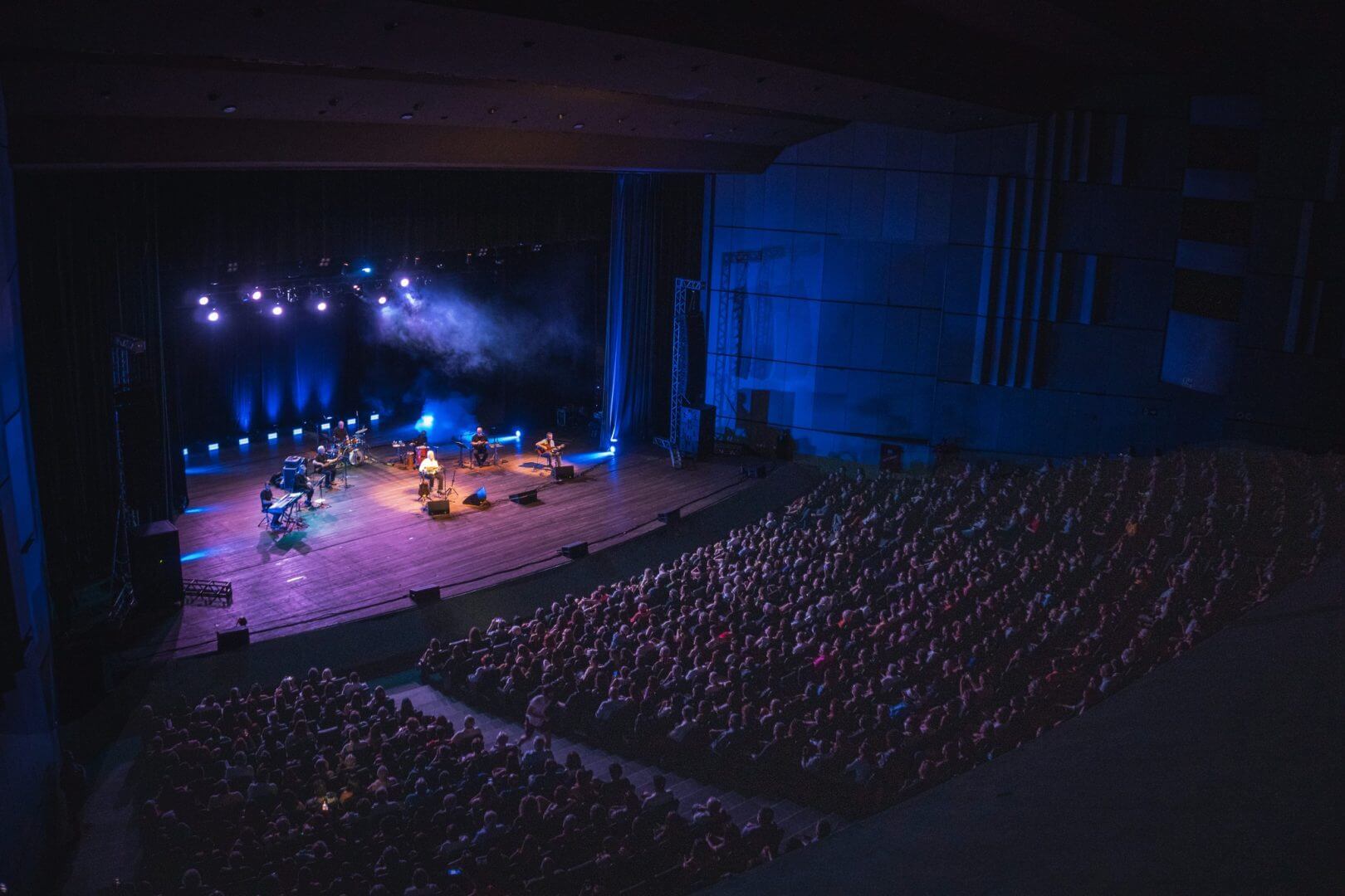 Paulinho da Viola faz show em SC neste s&aacute;bado (6). (Foto: QORPO/Arte)