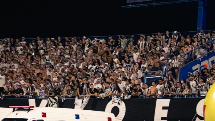 torcida do Figueirense na ressacada durante clássico em 2022 (Foto: Patrick Floriani FFC)