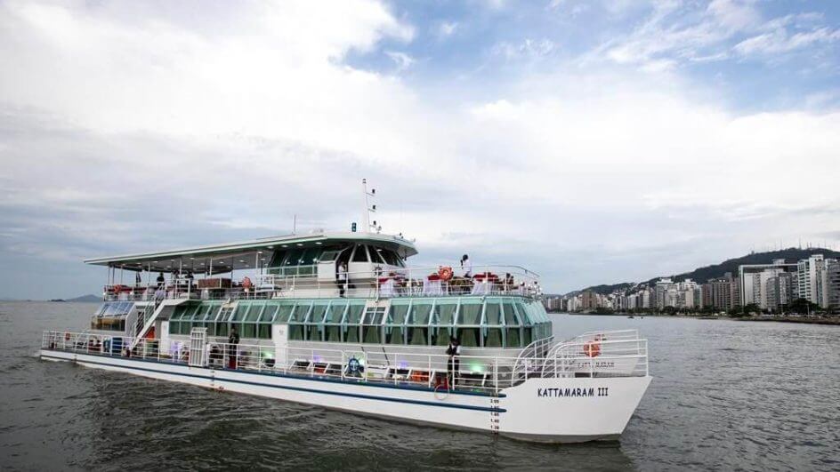 Academia de Florianópolis fará aulas de bike e dança em alto-mar