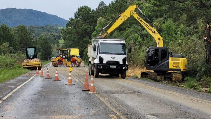 Rodovias em Santa Catarina continuam bloqueadas
