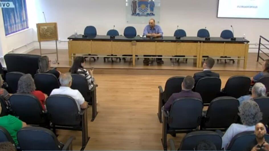 Eventos para apresentação de candidatos ao Conselho Tutelar ocorreram em 22 de setembro, na prefeitura e na Câmara (foto) (Crédito: YouTube, reprodução)