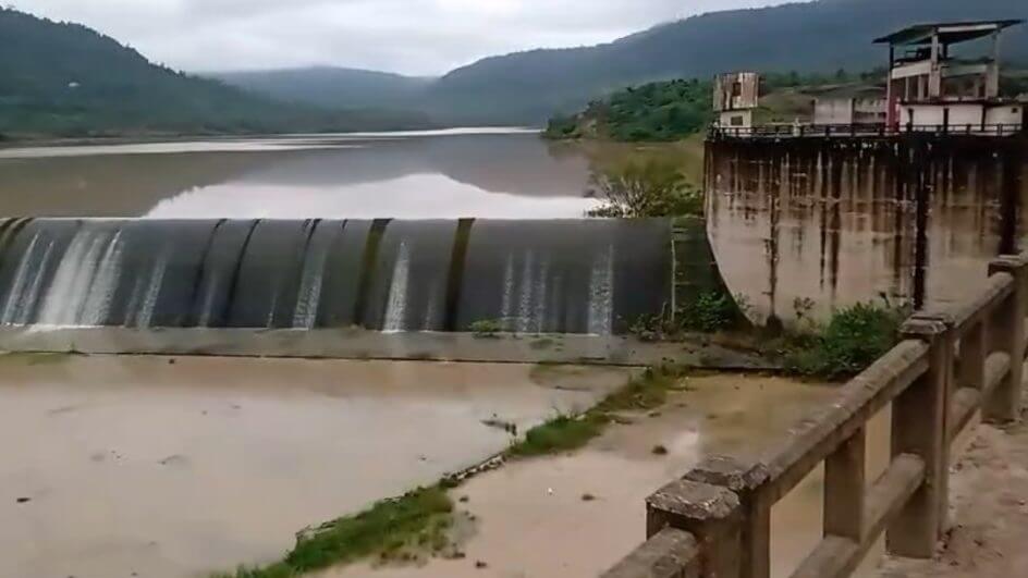 Barragem de José Boiteux chega ao limite e começa a verter pela 1ª vez na história