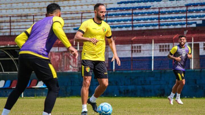 Brusque treinou na manhã desta quarta-feira (Foto: Lara Vantzen/BFC)