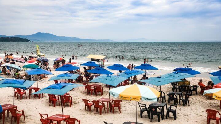 Cerca de 3 milhões de turistas são aguardados em Florianópolis para as férias de verão