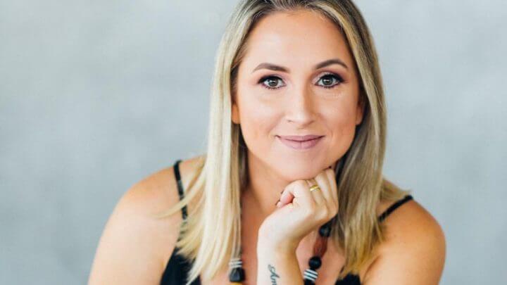 Com relatos acolhedores e reais, psicóloga Juliana Baron lança livro sobre maternidade. Divulgação