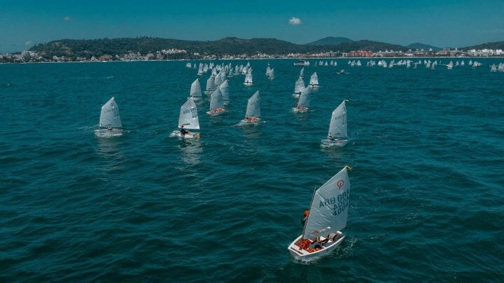 Competição de vela em Florianópolis (Foto: Gabriel Heusi/Heusi Action/Divulgação)