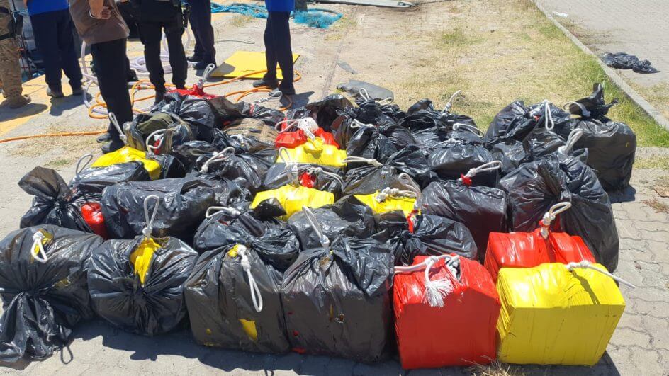 Descoberta de barco pesqueiro com cocaína na África leva a ação da PF em SC e outros cinco estados